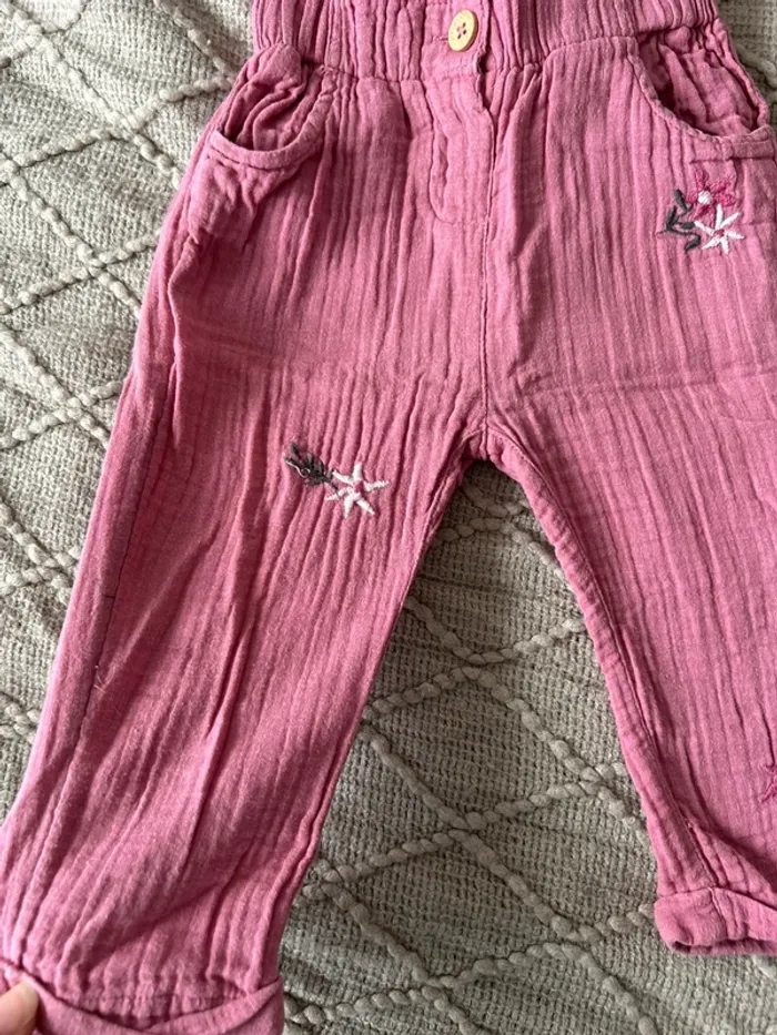 Pantalon rose floral 18 mois - photo numéro 2