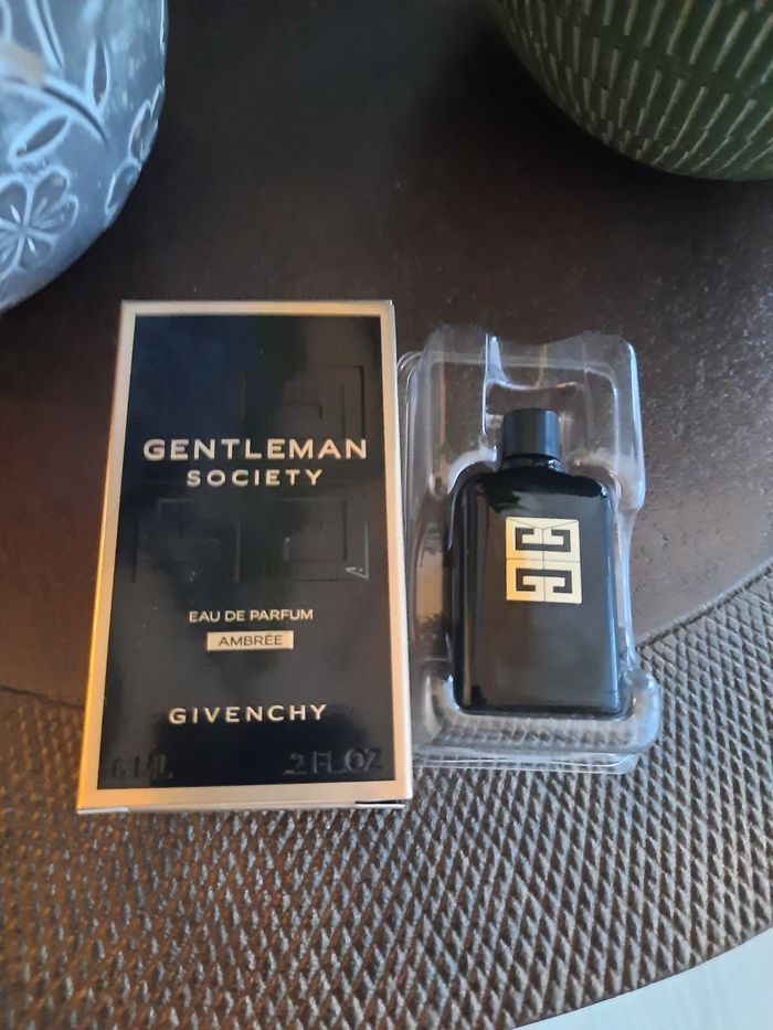 Miniature parfum Givenchy - photo numéro 2