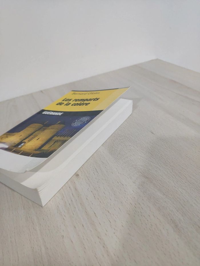 Livre poche les remparts de la colère Guérande Glotin Palemont éditions - photo numéro 3