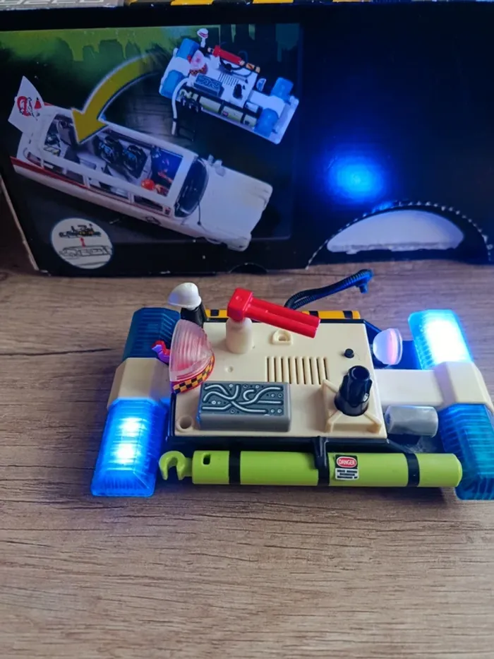 playmobil ghostbusters 9220 "Véhicule d'intervention des héros " - photo numéro 8