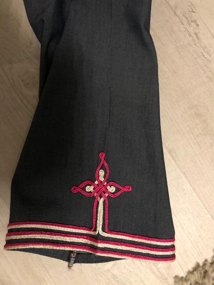 AN2- Robe d’intérieur/djellaba grise et broderies T 2 (44-46) NEUVE - photo numéro 8