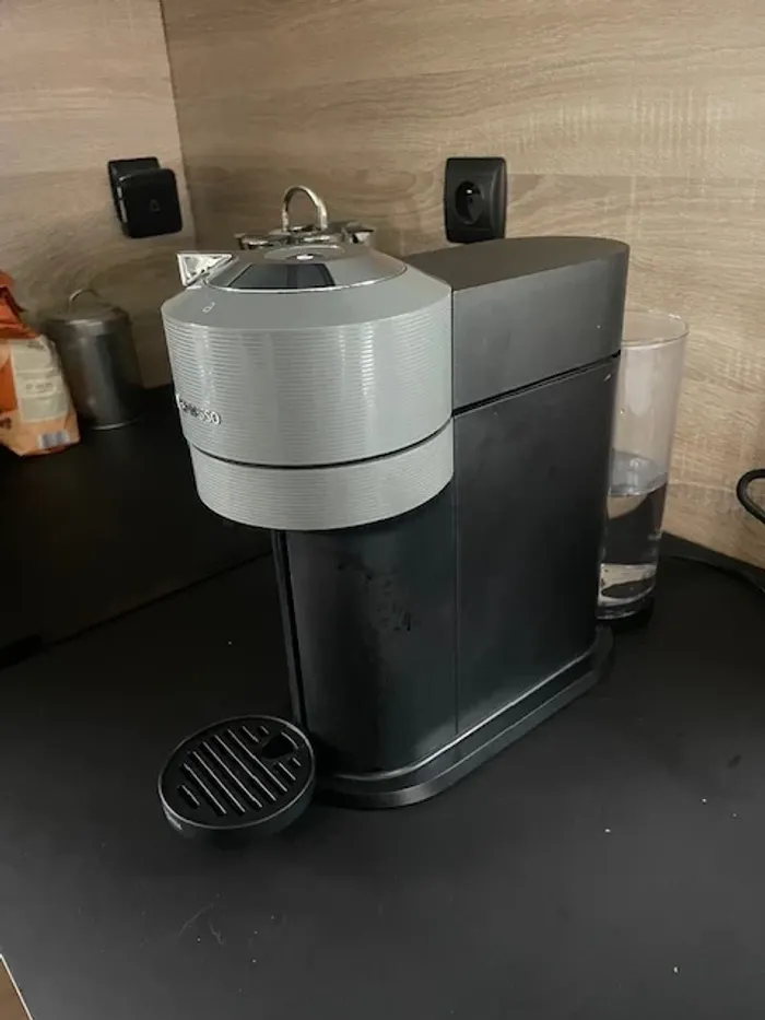 Machine a café Nespresso Magimix Vertuo Next Gris