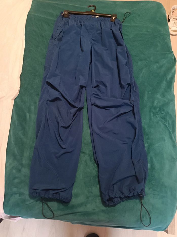 Pantalon parachute Bershka taille L