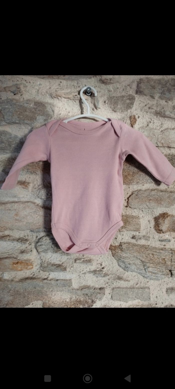 Lot de 4 bodies, taille 1mois - photo numéro 5