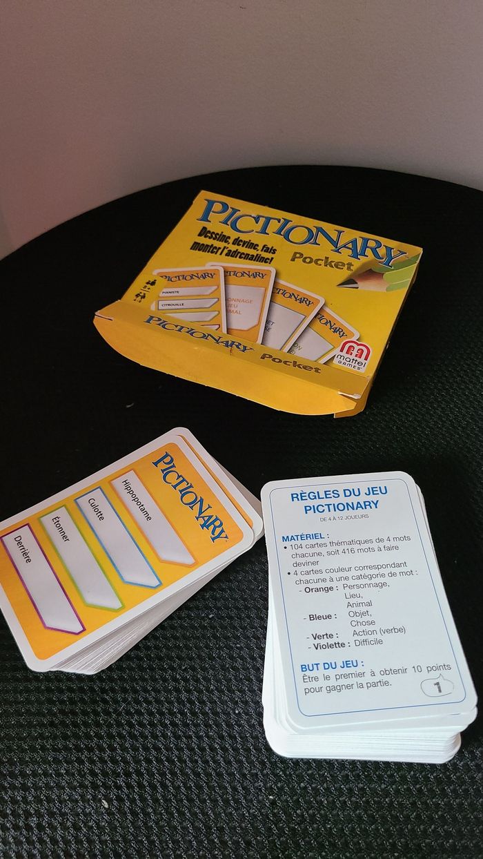 Pictionary Pocket est une version minimaliste de Pictionary. Quelques cartes avec quatre mots ou exp - photo numéro 2