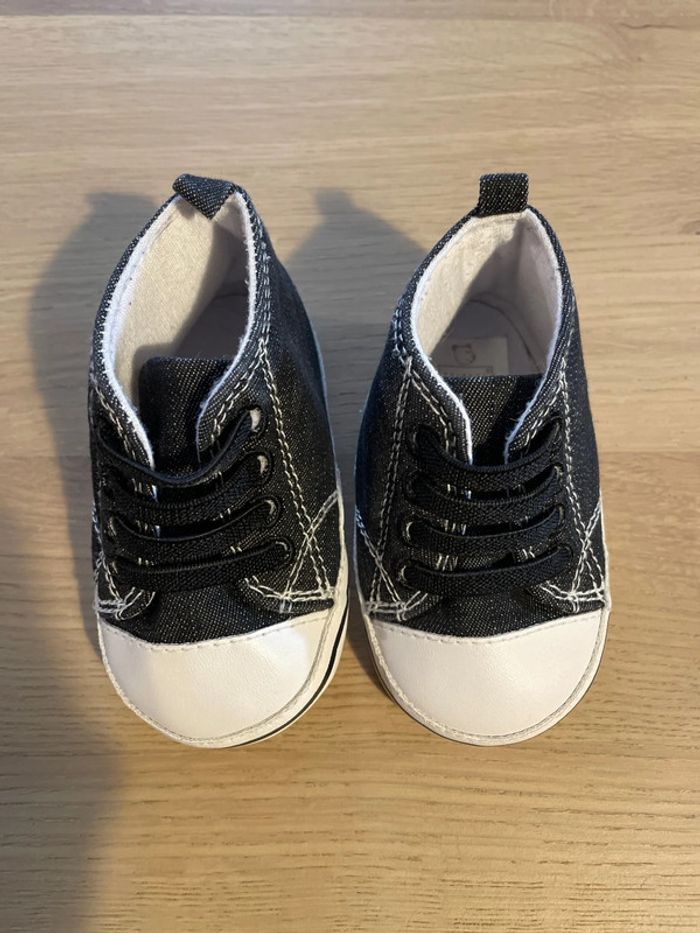 Chaussures bébé souples blanc et noir sans lacets primark 9/12 mois - photo numéro 2