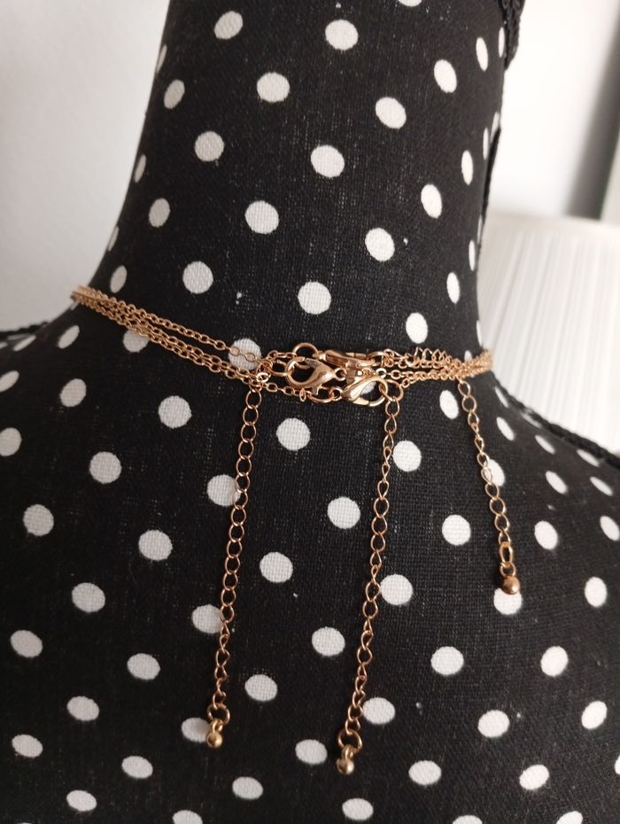 3 Colliers dorés avec pendentif - photo numéro 2