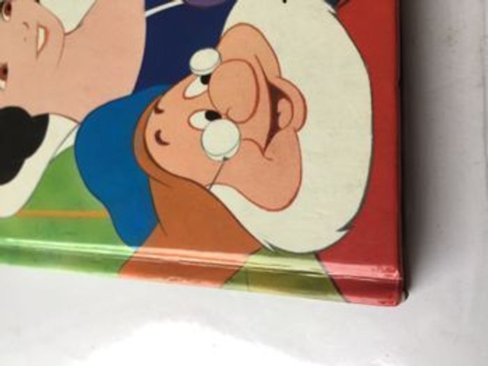 Livre    Blanche Neige et les 7 nains - photo numéro 7