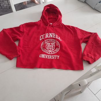 Sweat rouge peu porté