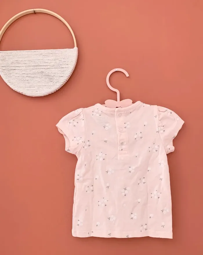 🍼 T-shirt bébé KIABI  – 9 mois - photo numéro 2