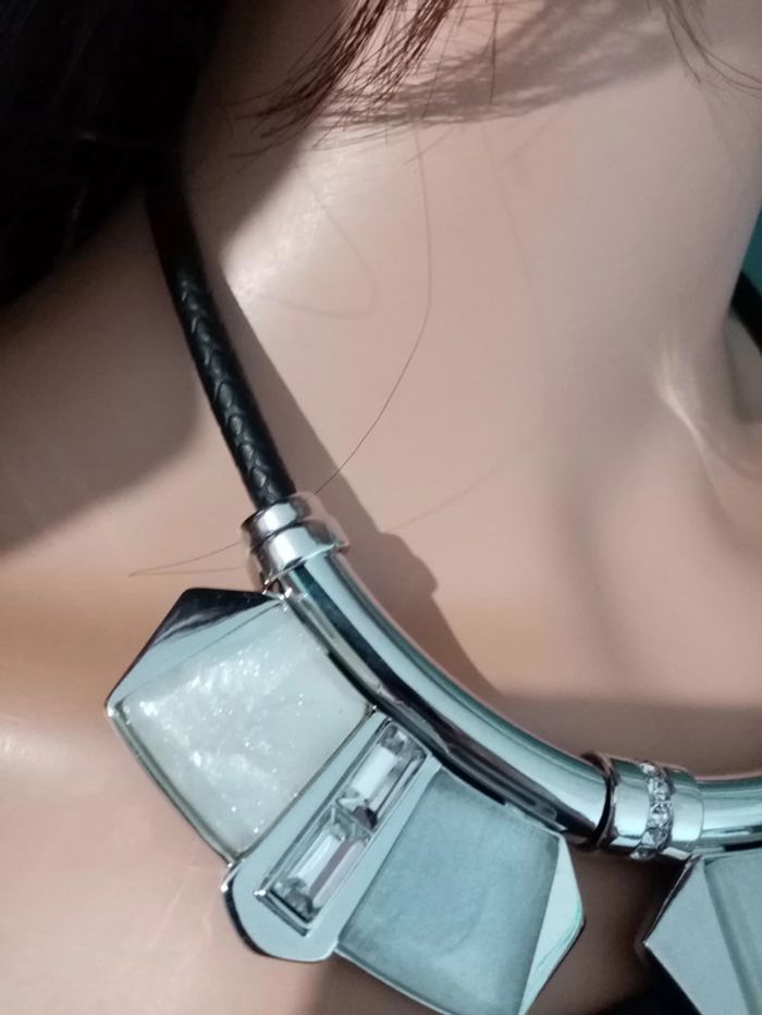 Très beau collier fantaisie - photo numéro 2