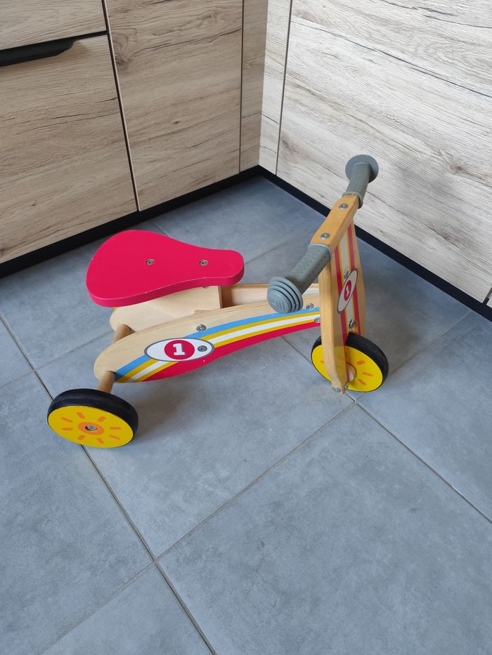 Tricycle en bois - photo numéro 3