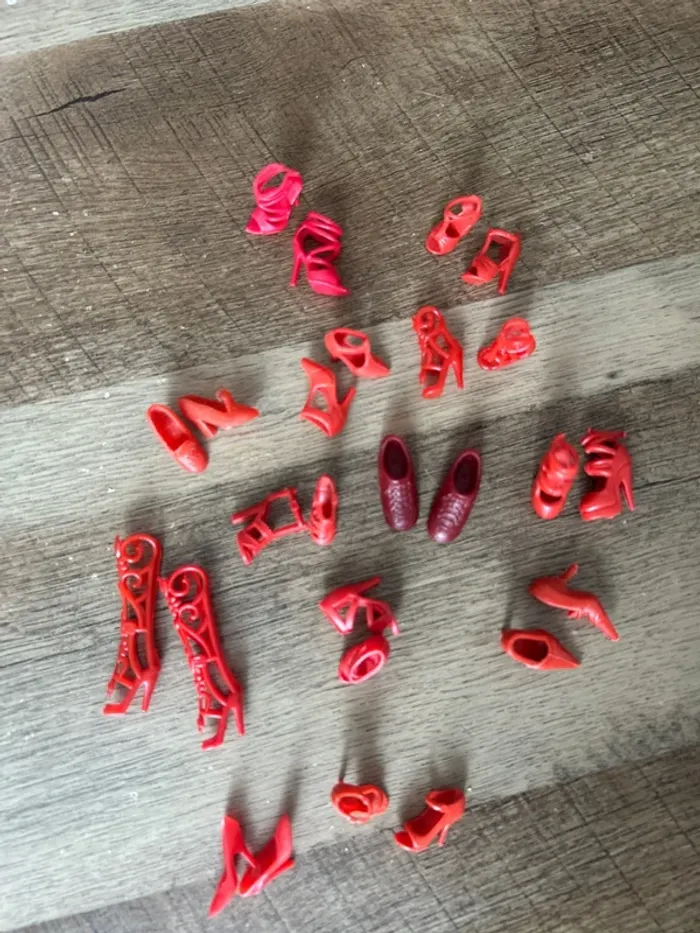 poupée Barbie ou similaire – 2€ la paire