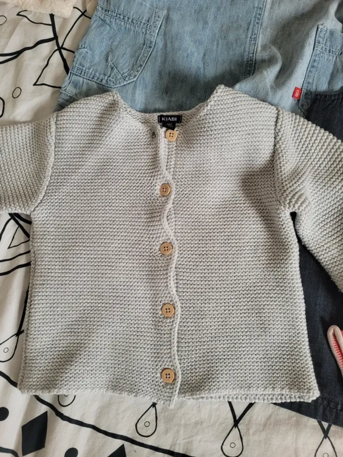 Lot vêtements fille 18m - photo numéro 3