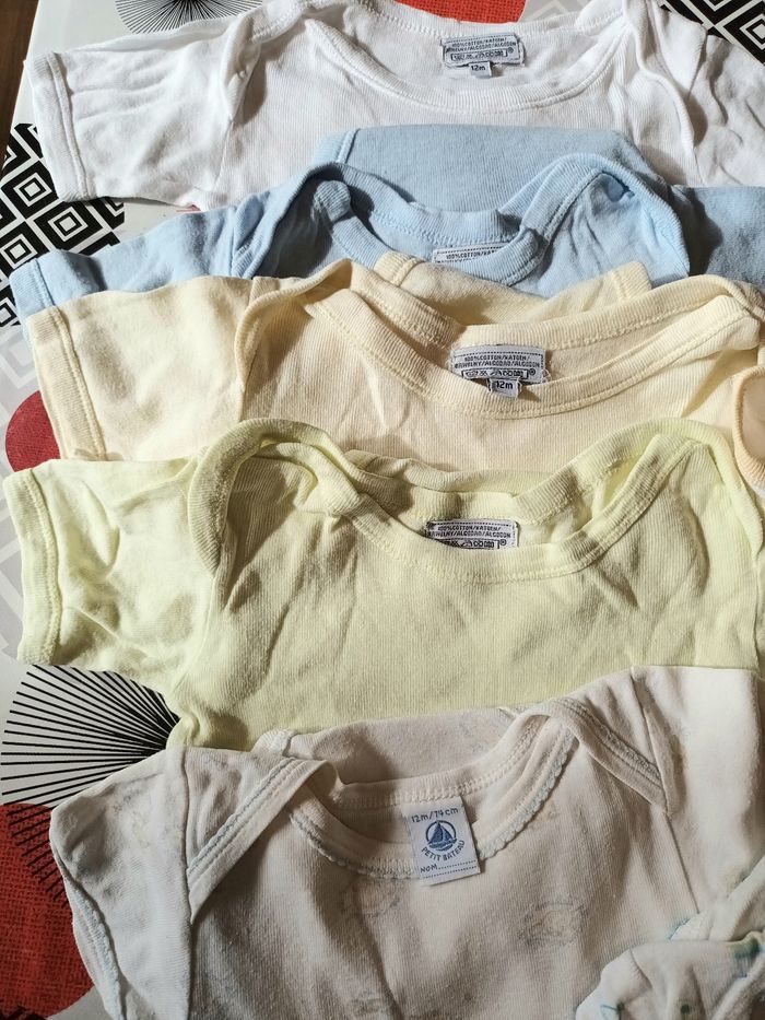 Lot 10 bodies manches courtes Taille 12 mois - photo numéro 3