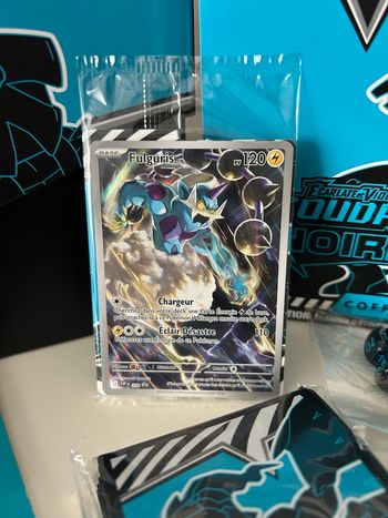 ETB Foudre Noire vide avec accessoires et promo