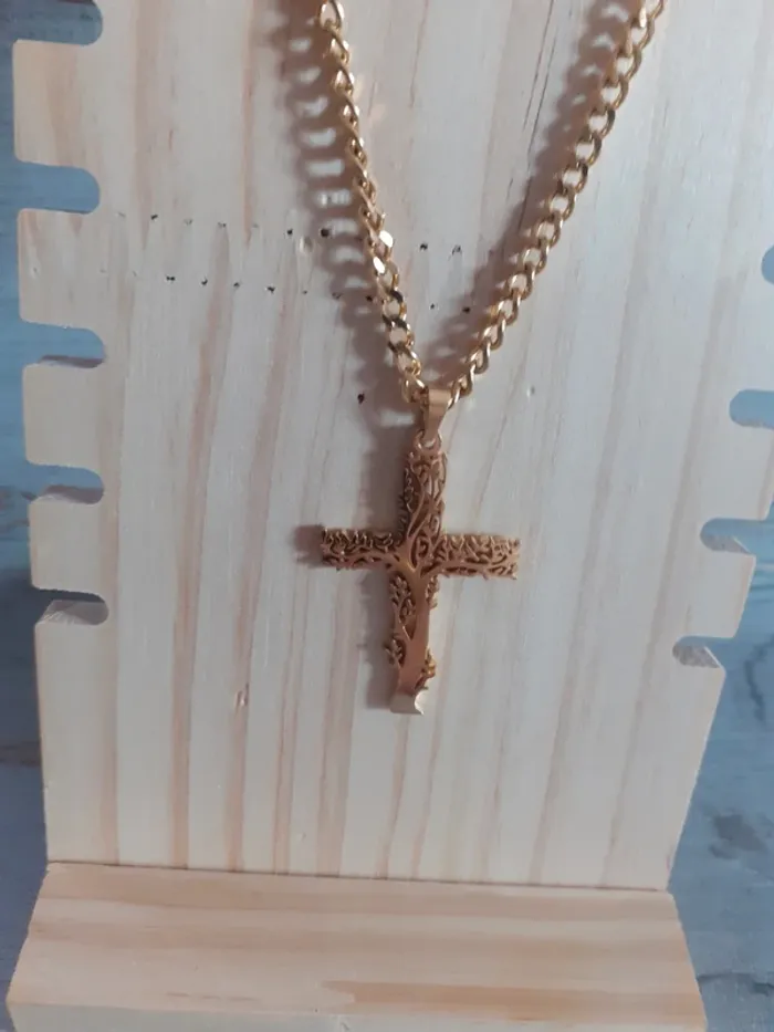 Collier dorée croix - photo numéro 2
