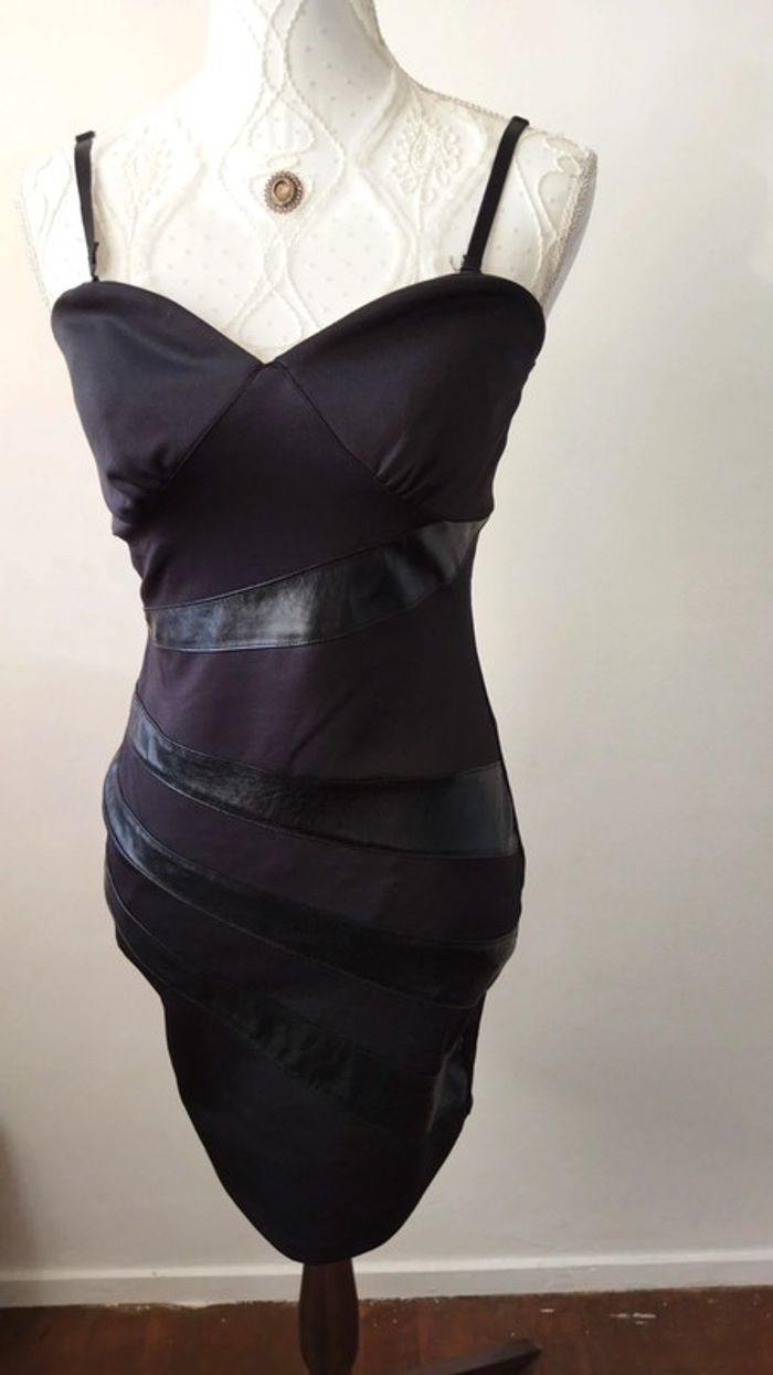 #aline11052405-robe noir avec ou sans bretelles simili cuir - photo numéro 2