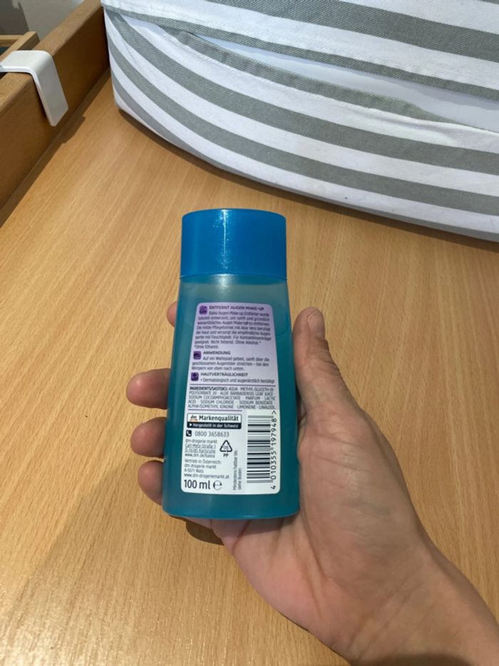 Démaquillant liquide pour les yeux - photo numéro 2