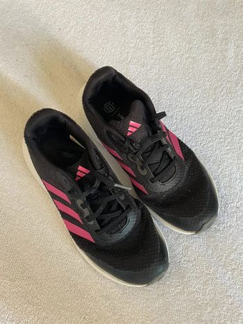 Paire de chaussure adidas p:36