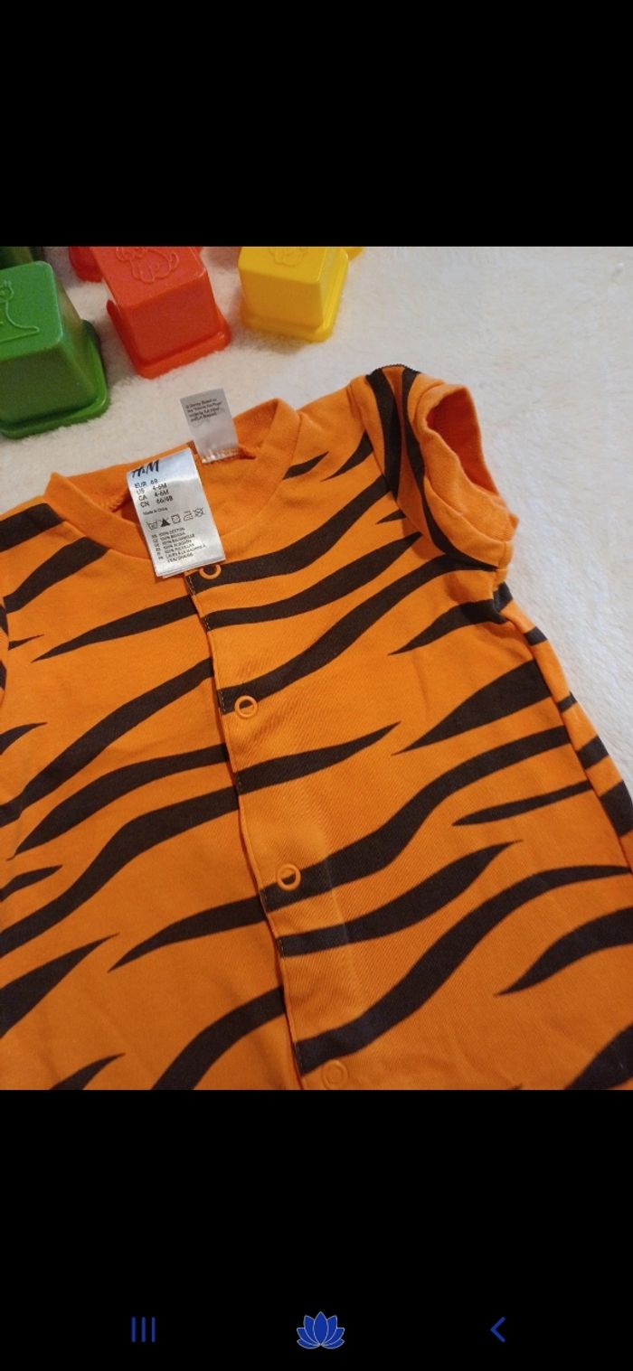 Combinaison d été bébé taille 6 mois - photo numéro 2