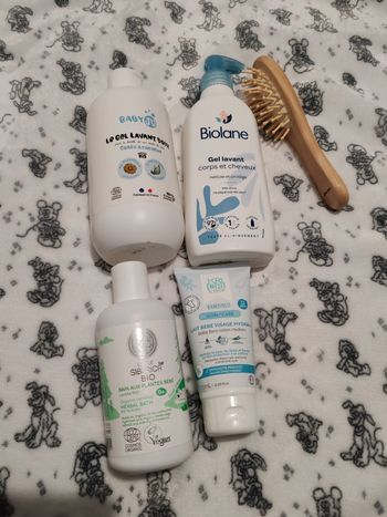 Lot bain bébé 40€ plus brosse en cadeau  
