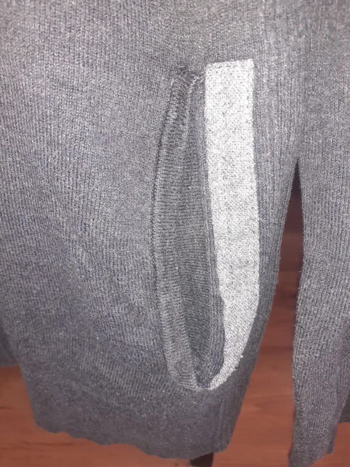 Gilet fines mailles gris avec fermeture asymétrique - photo numéro 4