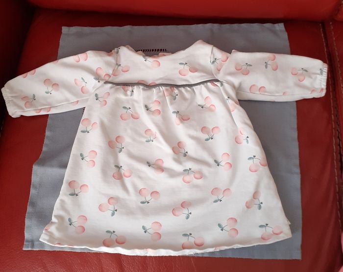 BB 6 mois: Robe Obaïbi motif "cerises" - photo numéro 6