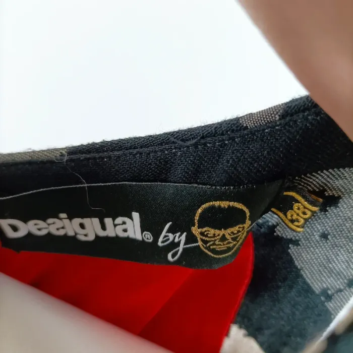 Robe trapèze Desigual noire, rouge et blanche - Taille 38 A433 - photo numéro 9