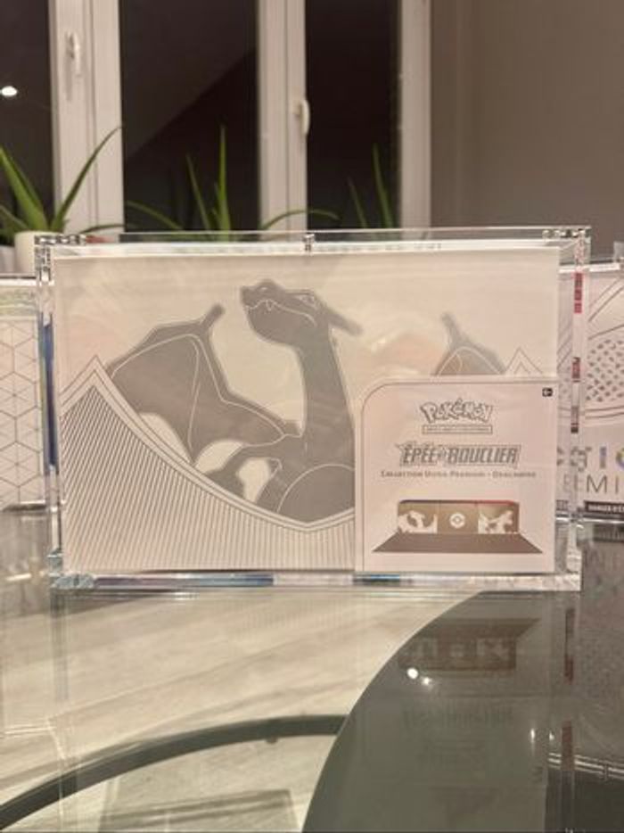 Protection acrylique aimantée pour UPC Pokémon Dracaufeu- Boîte plexi premium neuve