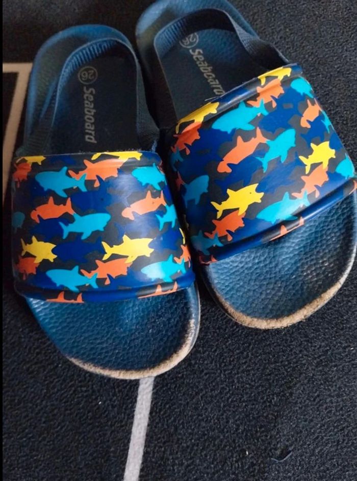 Chaussures T26 requin - photo numéro 2