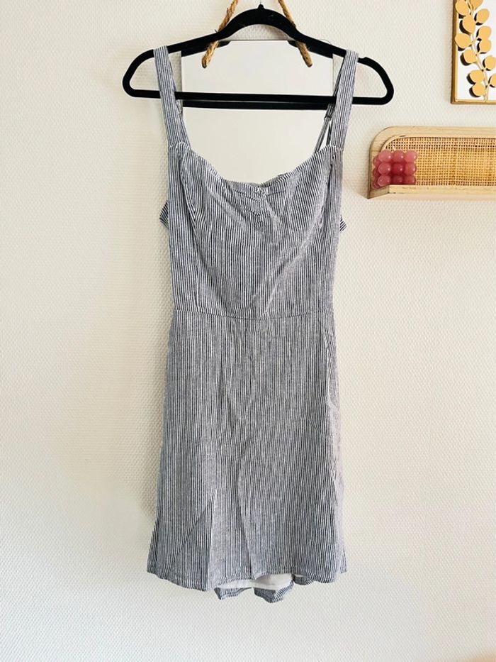 Robe neuve Hollister L - photo numéro 2