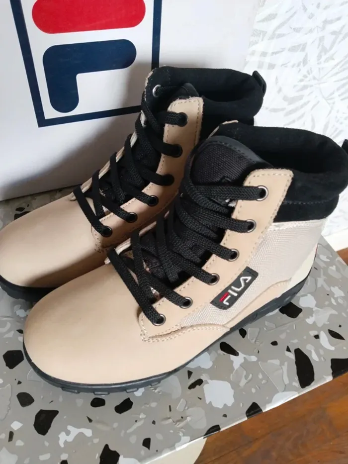 Superbe paire de bottines chaussures rando Fila pointure 37 neuves - photo numéro 3