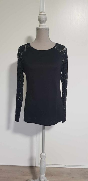 Pull manches en dentelle