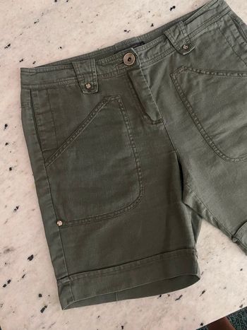 Short bermuda en lin kaki texto M