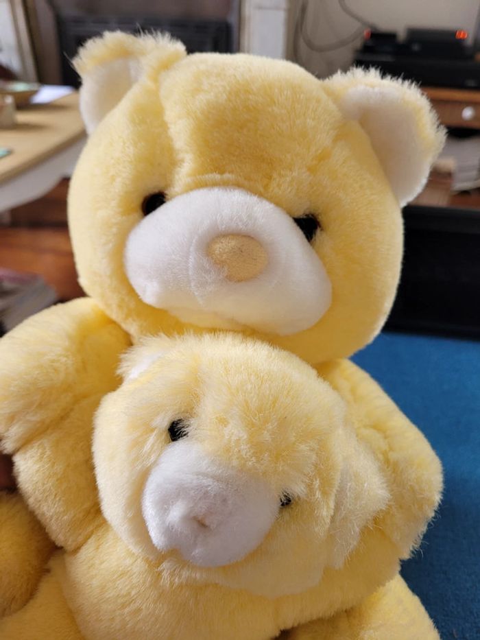 RARE Grand Ours et Ourson bébé Boulgom jaune hochet grelot (qui fonctionne) 28cm collection - photo numéro 2