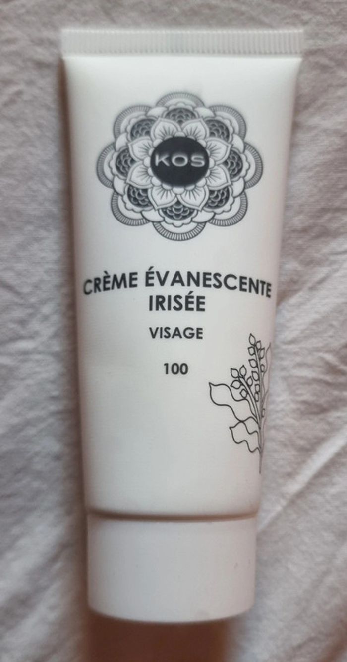Crème visage irisée marque Kos Paris