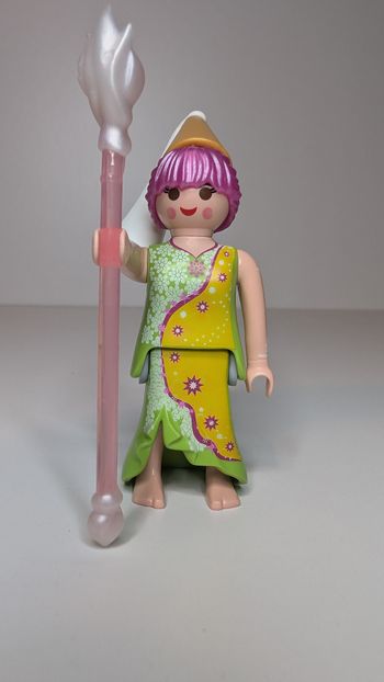 [Playmobil] Série 16 fille Magicienne 70160