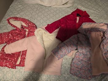 4 manteaux dont un de pluie 