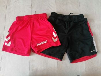 Lot de 2 shorts de sport 8 ans