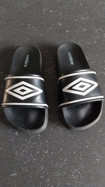 Claquettes umbro p31