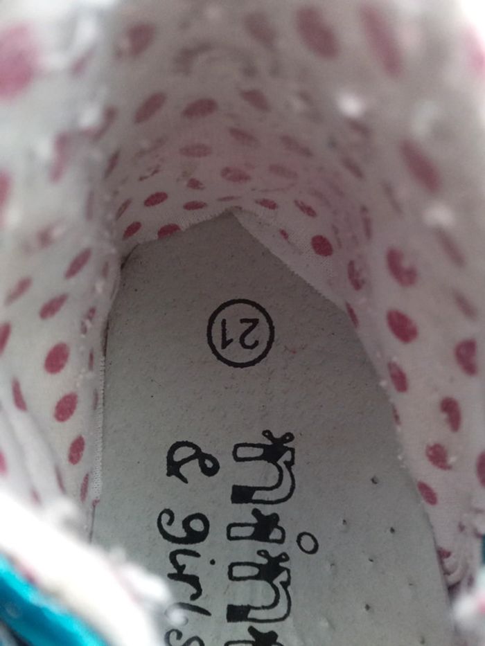 Petite paire de chaussures - photo numéro 5
