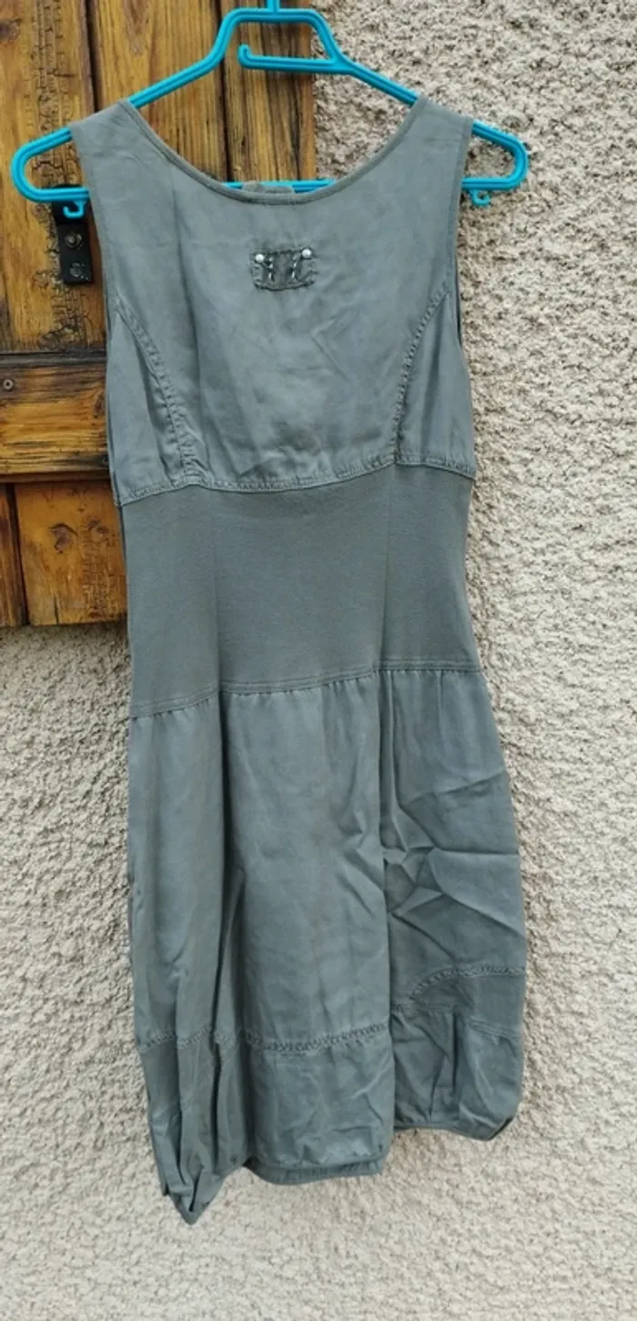 Robe mi longue kaki - photo numéro 2