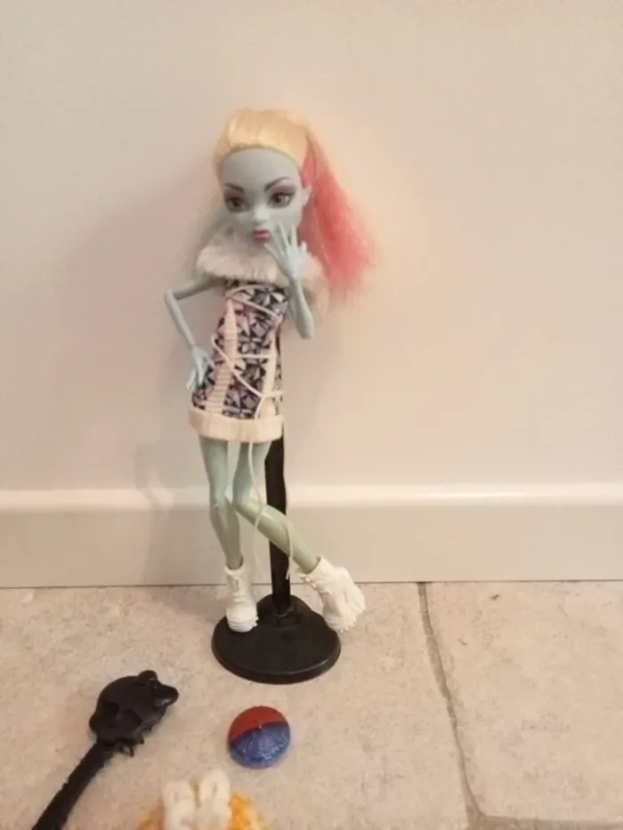Poupée Monster high des neiges - photo numéro 3