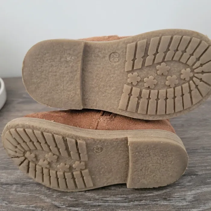 Lot de 2 paires de bottines T23 - photo numéro 6