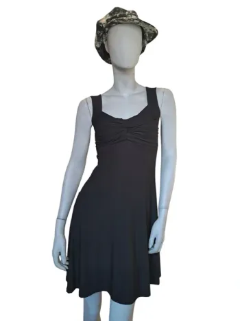 Robe noire légère
