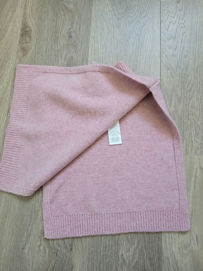 Tour de cou rose - photo numéro 5