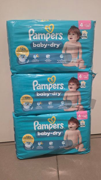 129 couches pampers taille 4