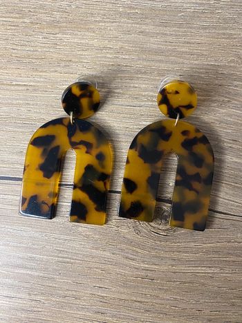 Paire de boucles d’oreille acrylique bohème chic