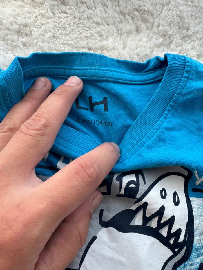 👕 lot 2 tee-shirt- débardeur - garçon - 4 ans - la halle très bon état - photo numéro 3
